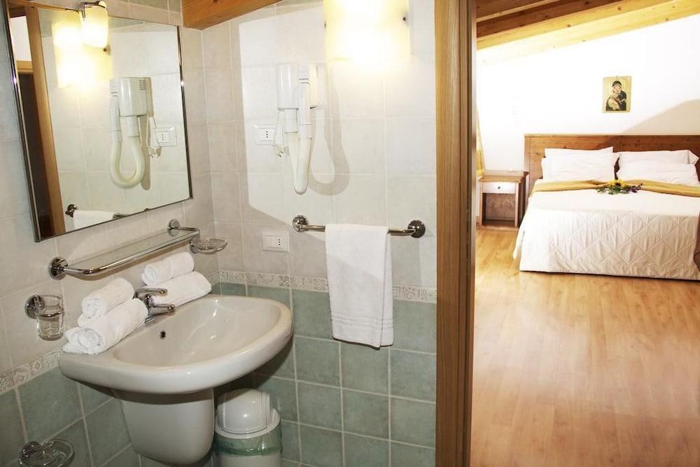 Park Hotel Sacro Cuore 카발레즈 외부 사진
